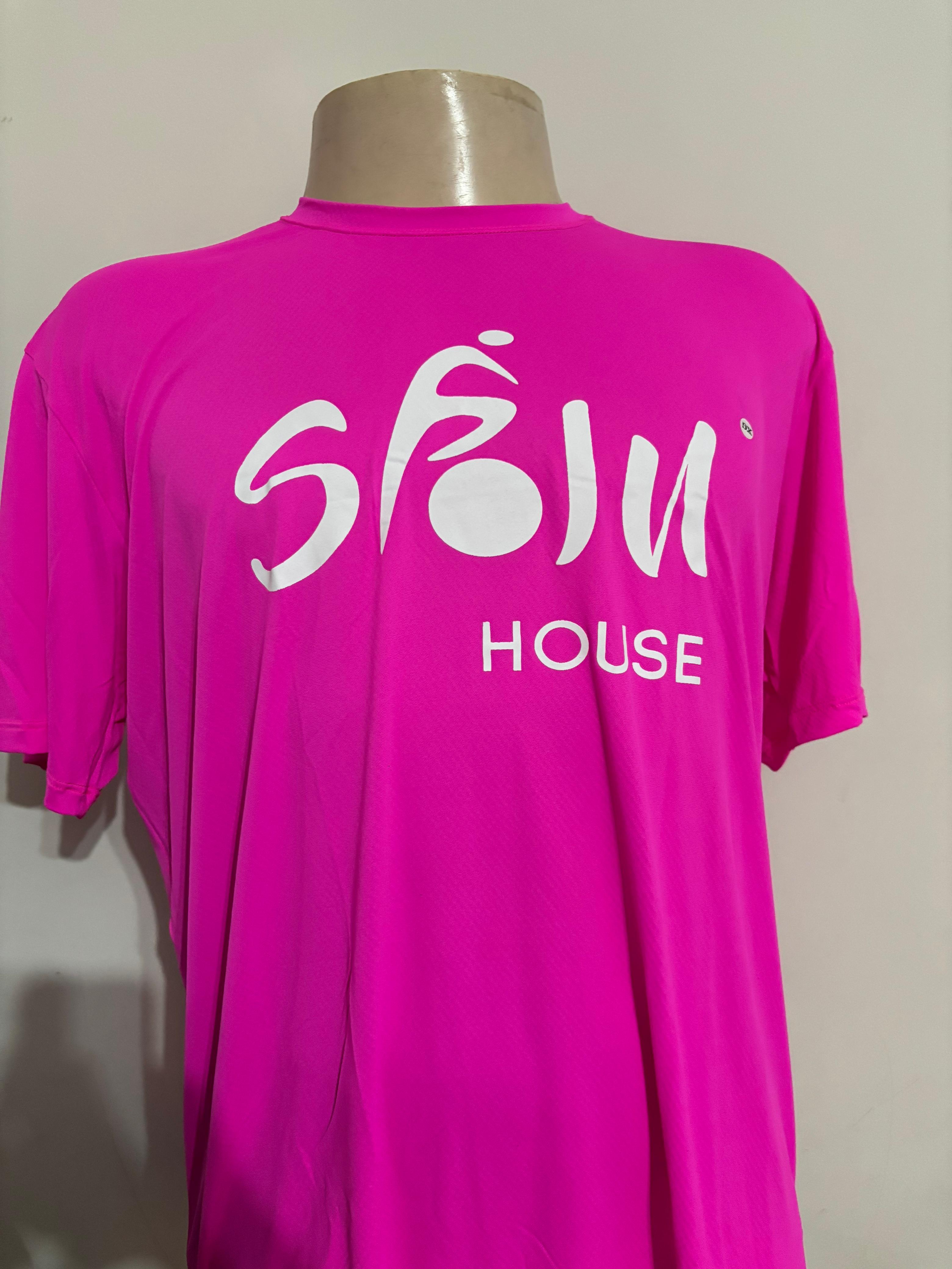 Camiseta rosa personalizada 100% poliamida para o evento Torneio Bragantino de Beach Tennis.